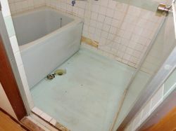 浴室入口タイル修理、アルミ板補強工事